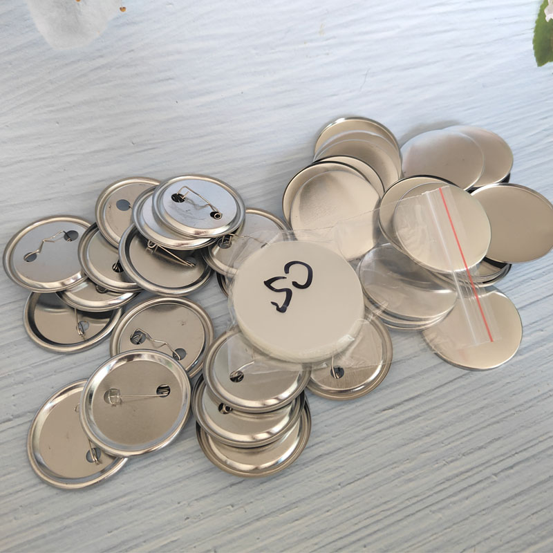 100 jeux de boutons à broches  - Button Badge Blank avis et prix